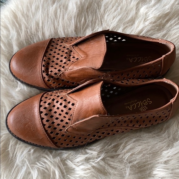 Shoes - Picture 3 of 5